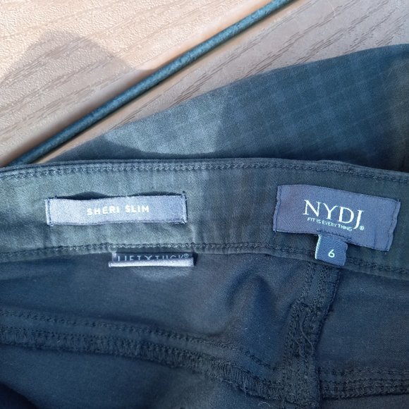 NWT NYDJ Sheri Stretch Slim Jeans Grey Mini Check Sz 6 - Picture 10 of 10